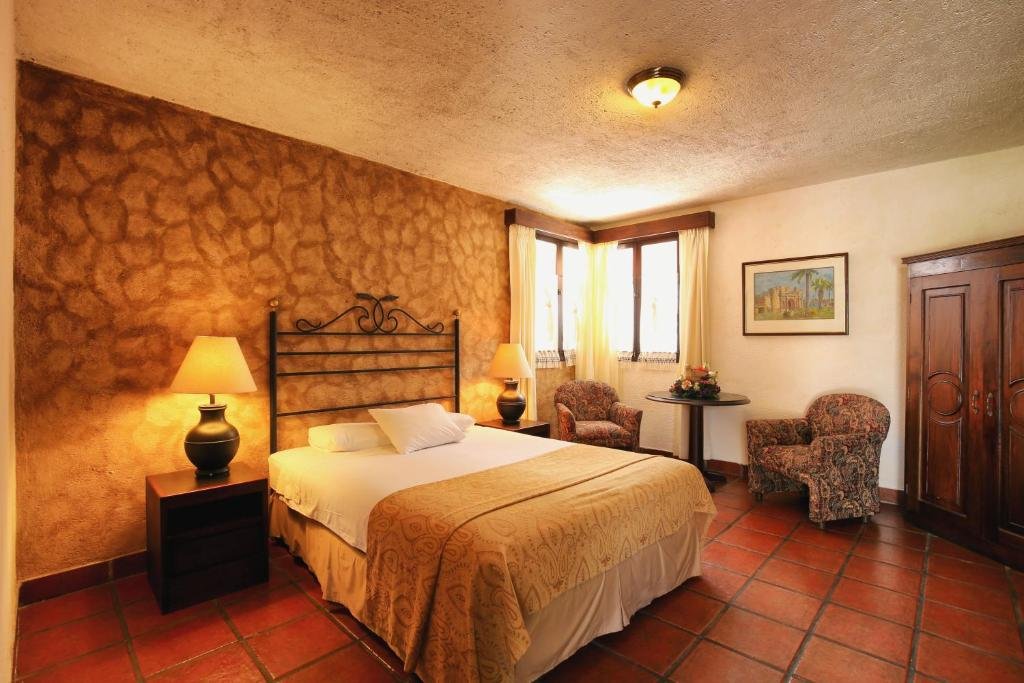 Antigua central america accom
